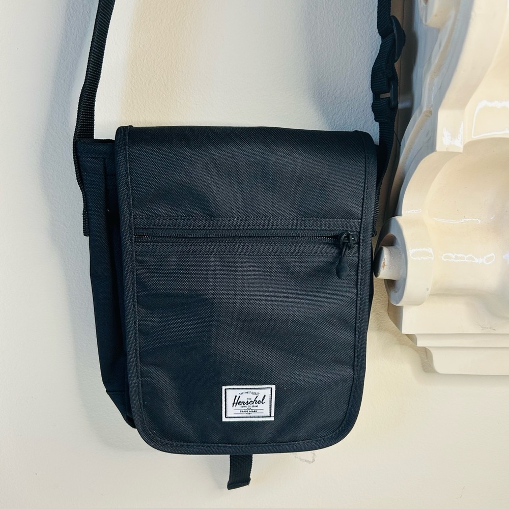 Herschel Supply Company Black Bag, unisex crossbody, messenger bag, shoulder